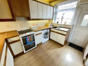 Kitchen- click for photo gallery